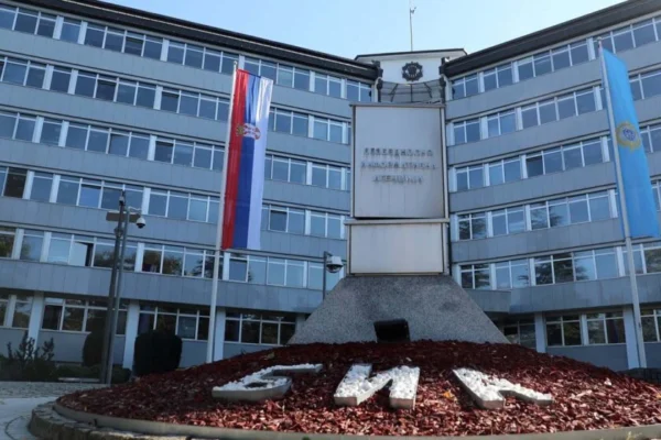 Agenti u kukuruzu, špijunski softver u paorskim telefonima: BIA dobija sve apsurdnije zadatke, meta su im poljoprivrednici