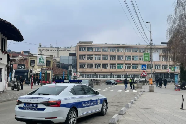 UŽIVO U Novom Pazaru protest: “Ili oni ili mi”