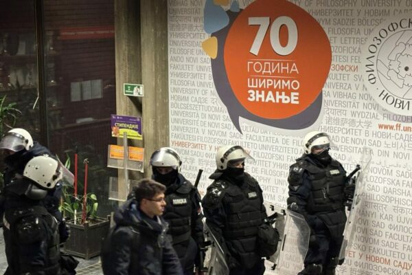 Dekan Alanović odbio da stavi na dnevni red zahtev za njegovu smenu, prisutni oborili sednicu