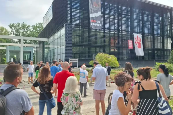 I studenti pozvali na skup podrške Jeleni Kleut: “Ovo je i naša borba, profesorka, uz Vas smo”
