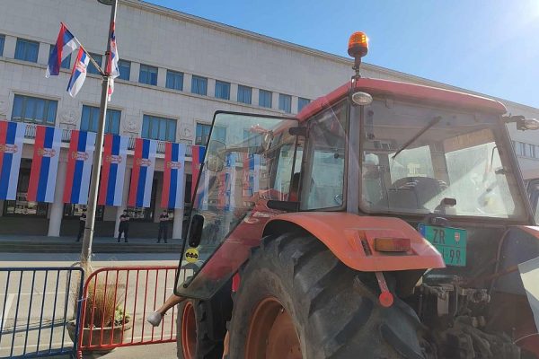 Poljoprivrednicima uhapšenim posle protesta ispred Banovine ukinut kućni pritvor