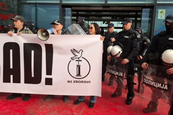 Novosadski Zborovi pozvali na skup kod Banovine u 19 časova: “Neka se glas čuje sve do Beograda”